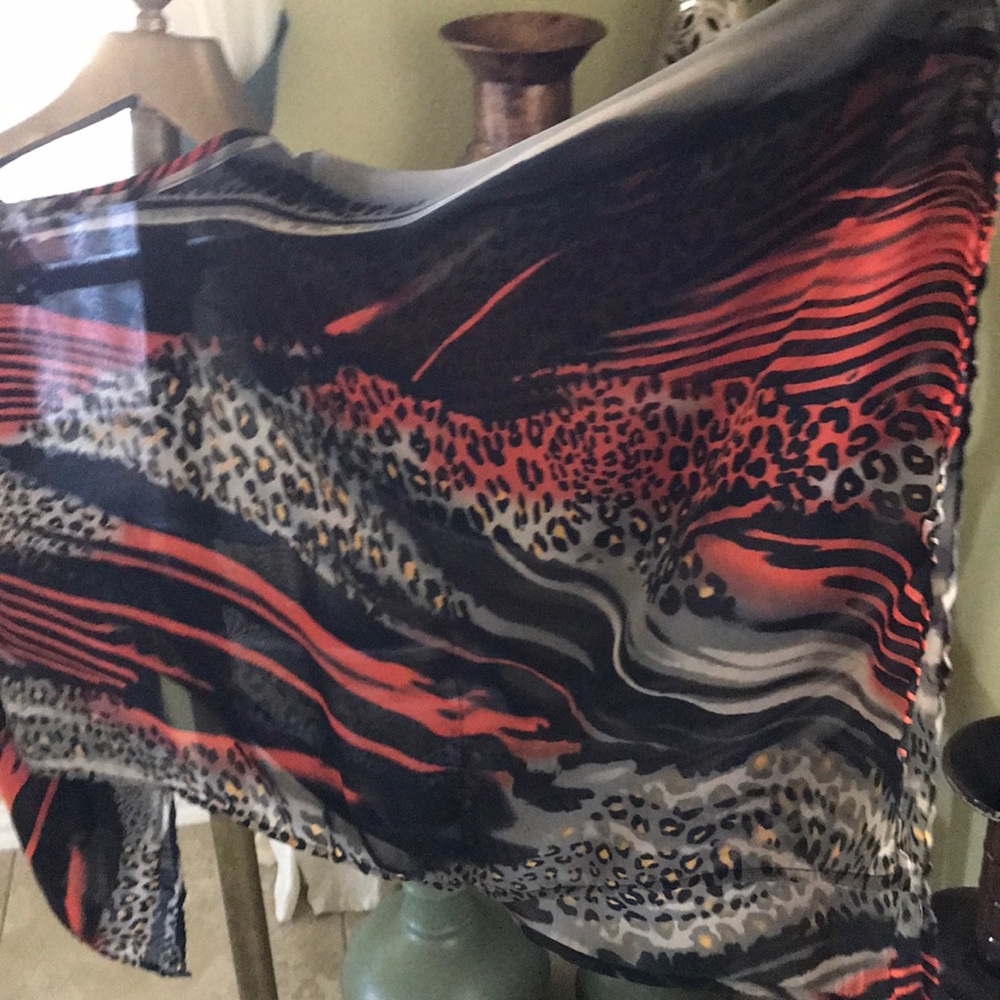 Crop top - Picture 2 of 3